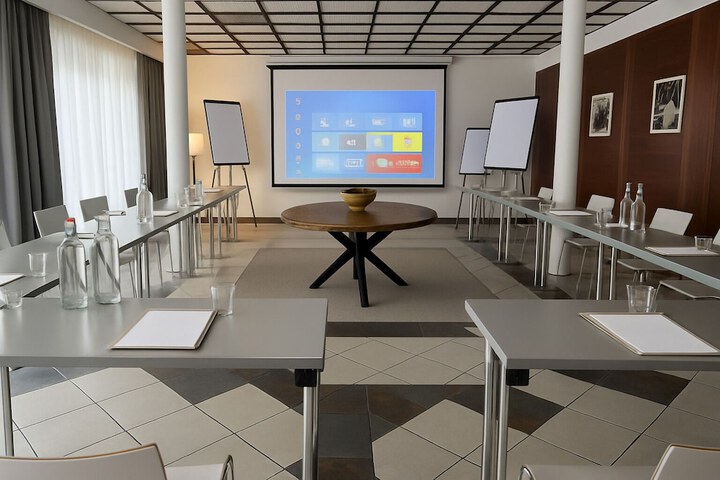 Ballroom/Hall 120 of 128