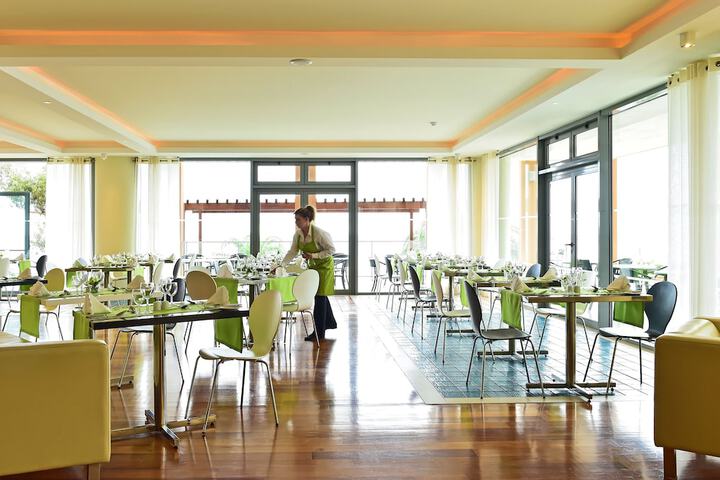 Dining 207 of 250