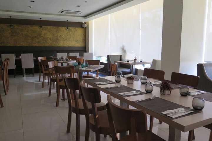 Dining Photos