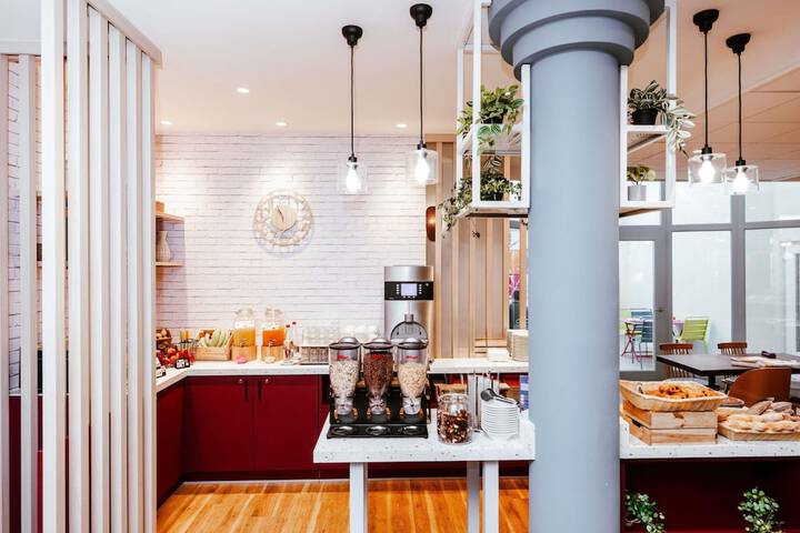 Breakfast area
