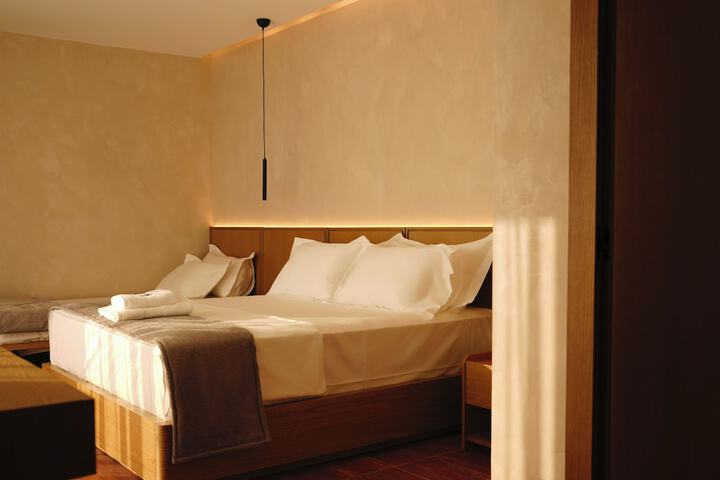 Room 12 of 37