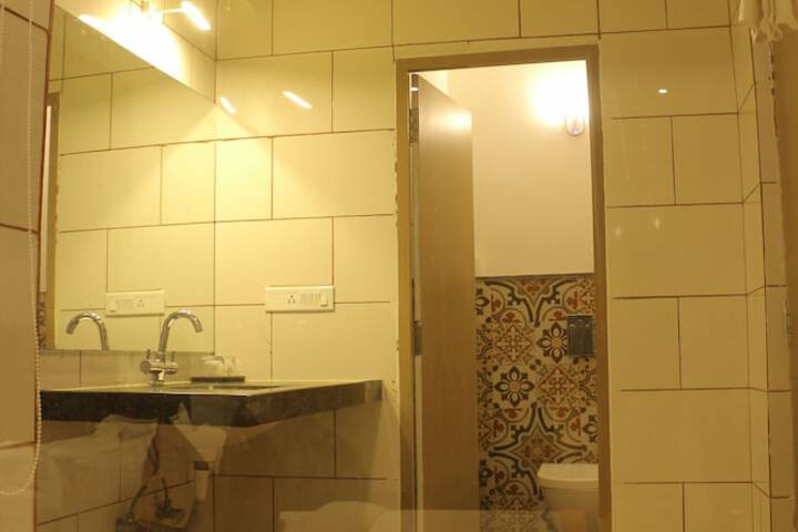 Room 19 of 53