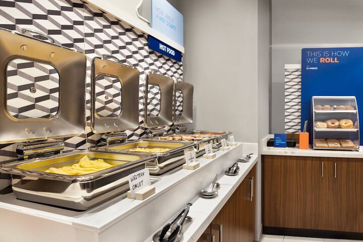 Breakfast/Coffee Service 42 of 62