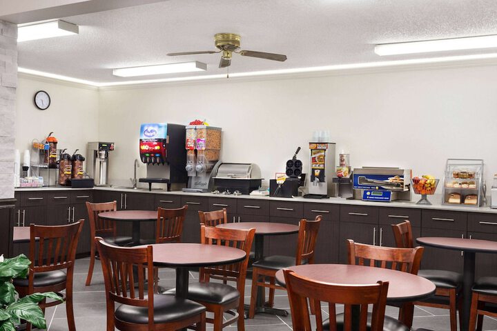 Breakfast/Coffee Service 36 of 43