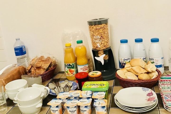 Dining 7 of 8