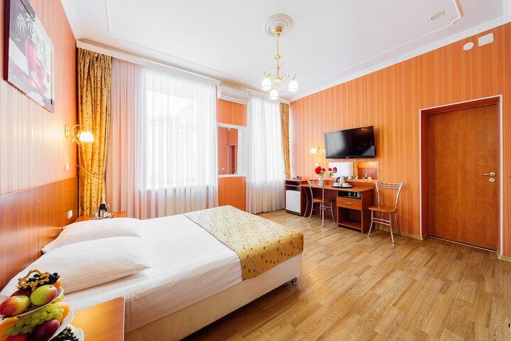 Room 10 of 50
