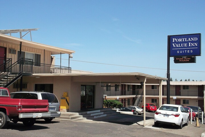 Photo of Portland Value Inn & Suites