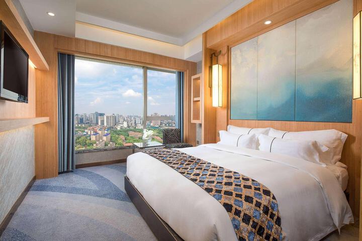 Room 9 of 21