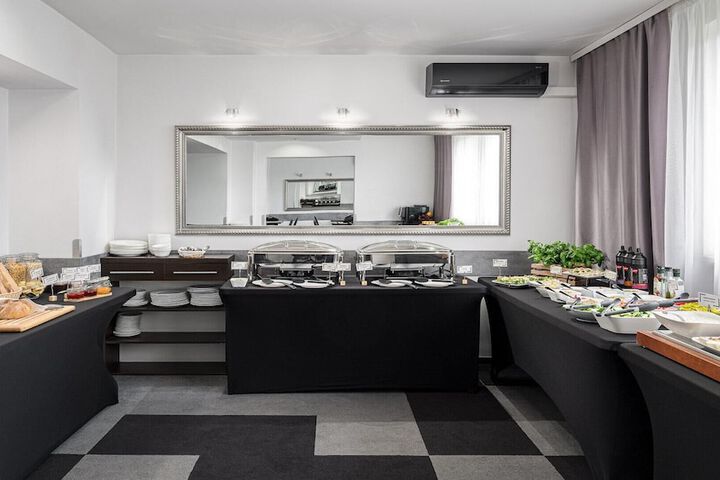 Dining 104 of 139