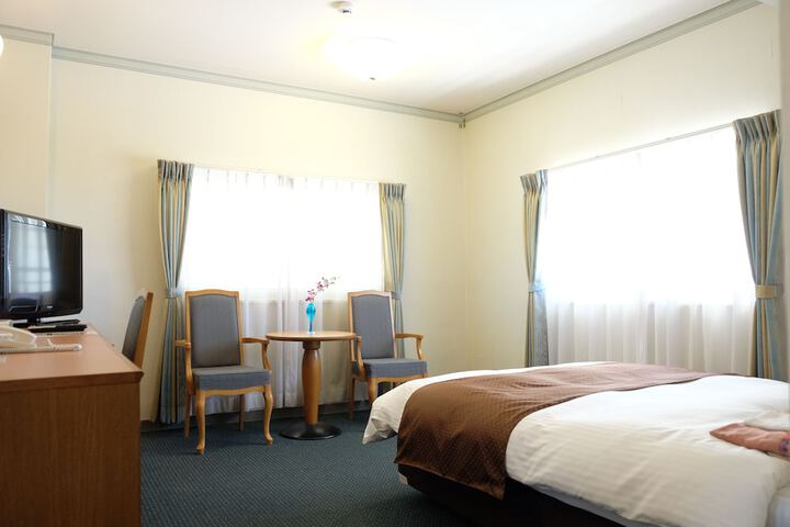Room 16 of 110