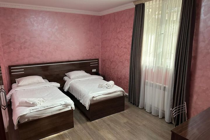 Room 53 of 77