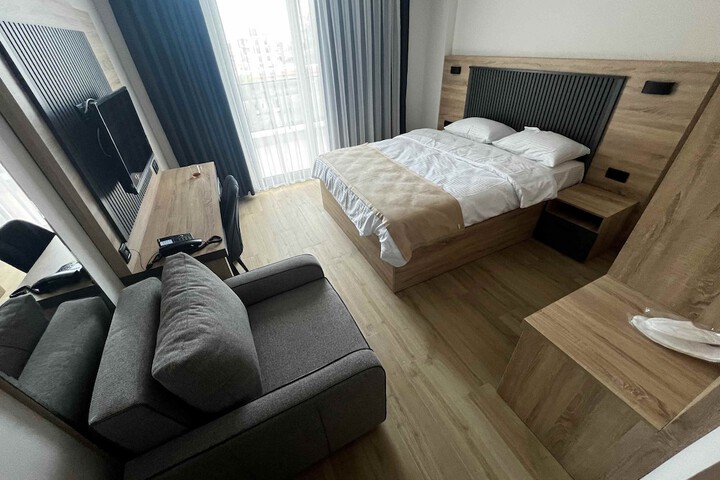 Room 14 of 22