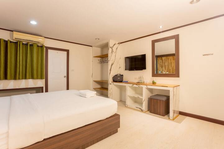 Room 29 of 85