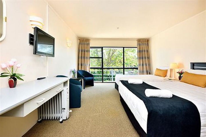 Room 8 of 39