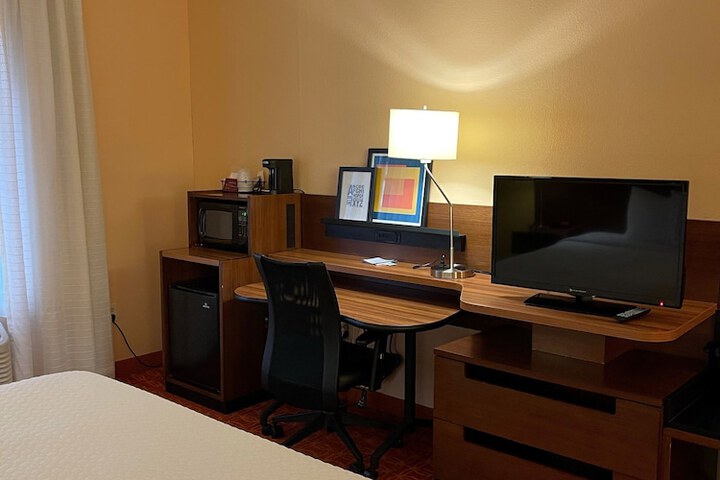 1 King Bed (16 of 22)