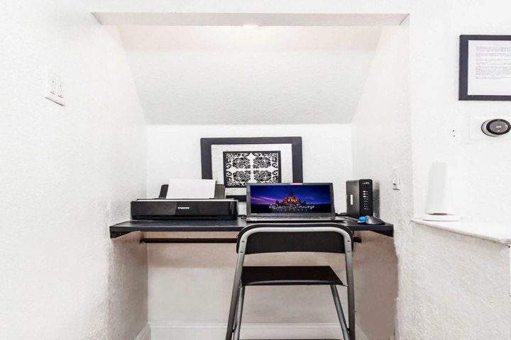 Room 8 of 15