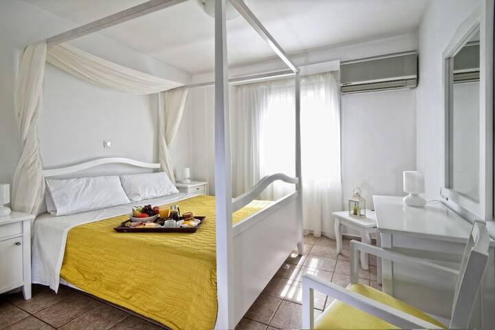 Room 15 of 37