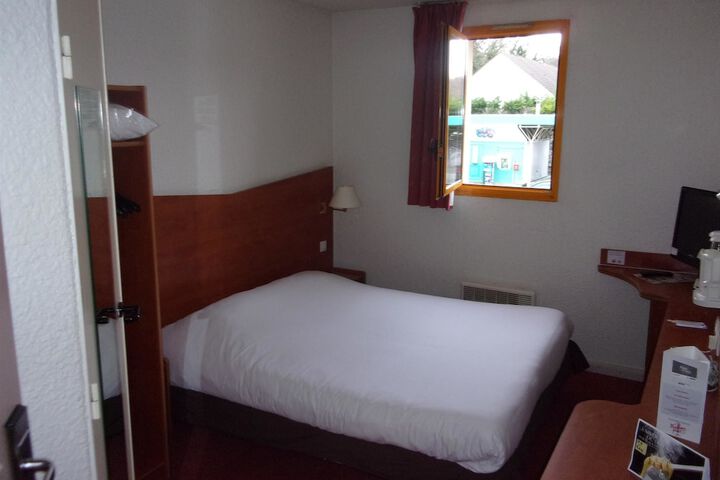 Room 11 of 45