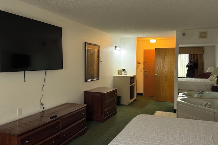 Room 11 of 42