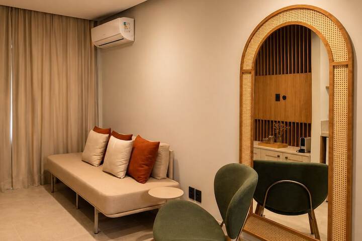 Room 17 of 34