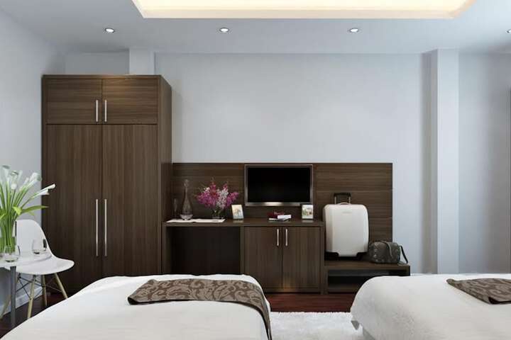 Room 13 of 34