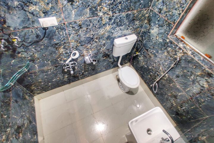 Room 30 of 46