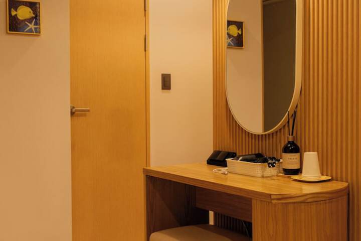Room 36 of 80