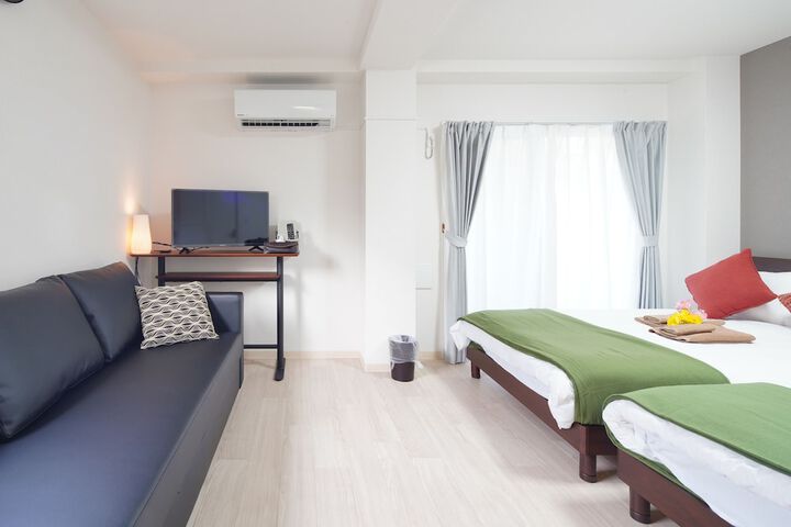 Room 3 of 85