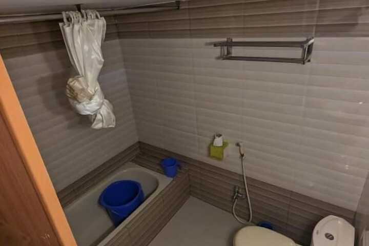 Room 10 of 14