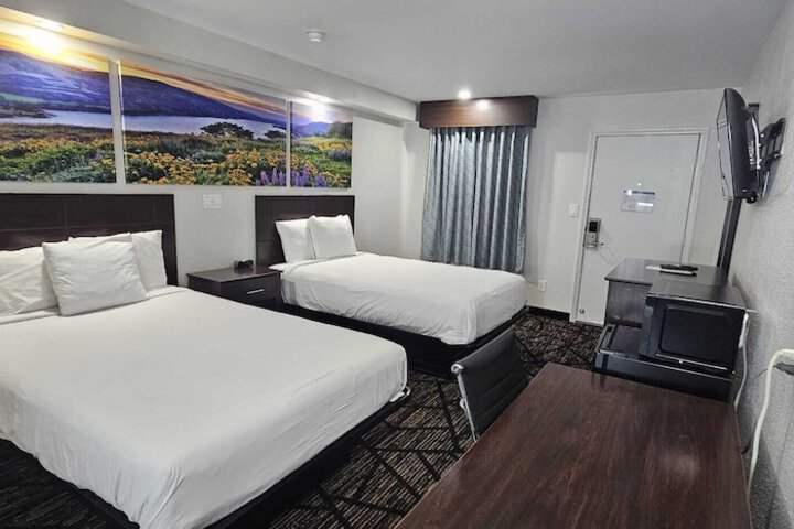 2 Double Bed Mobility Accessible (3 of 18)