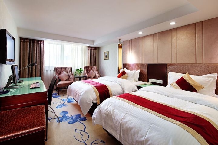 Room 2 of 35