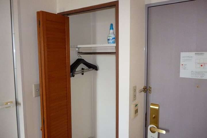 Room 16 of 29