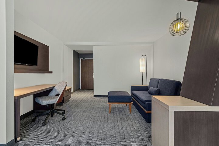Room 16 of 73
