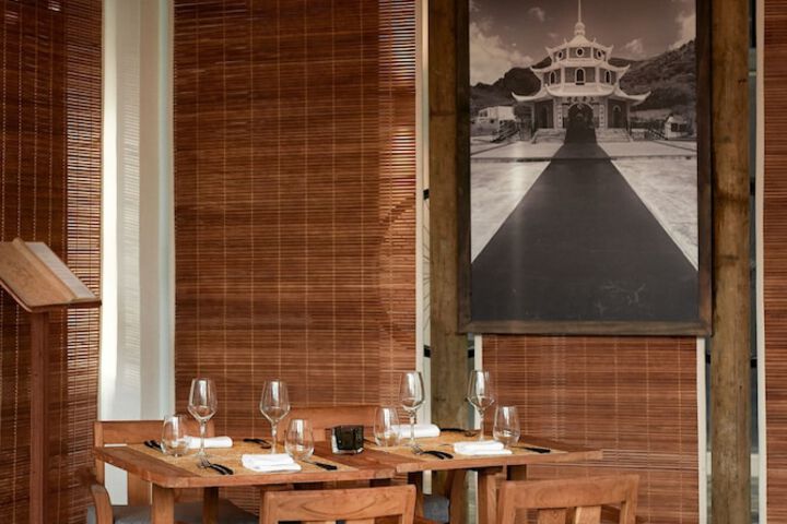 Dining 103 of 215