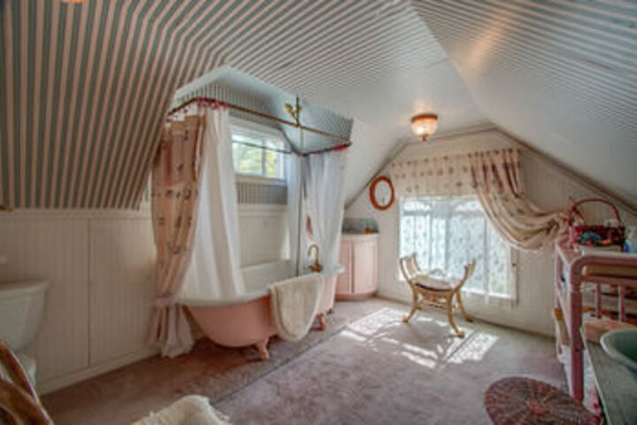 Room 4 of 30