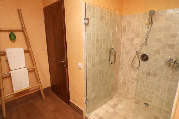 Room 12 of 35