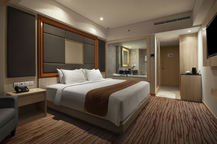 Room 4 of 25