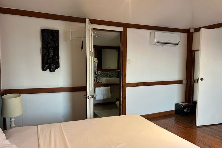 Room 44 of 130