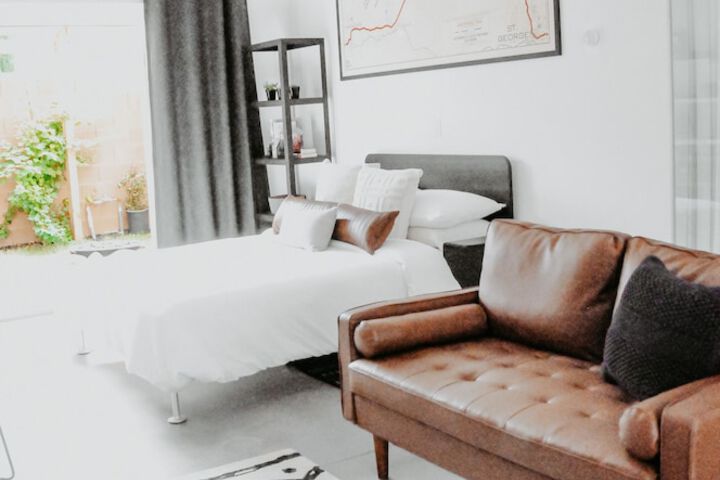 Room 17 of 230