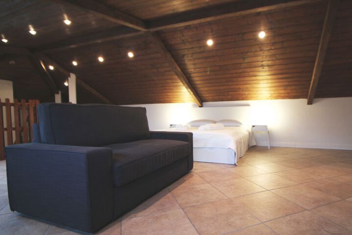 Room 7 of 13