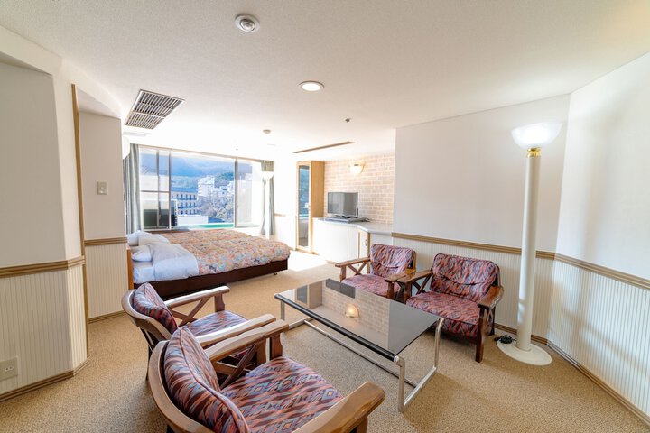 Room 8 of 45