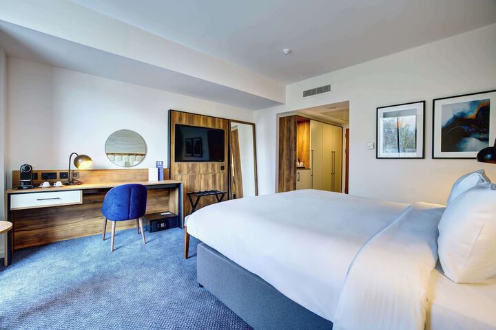 Room 49 of 192
