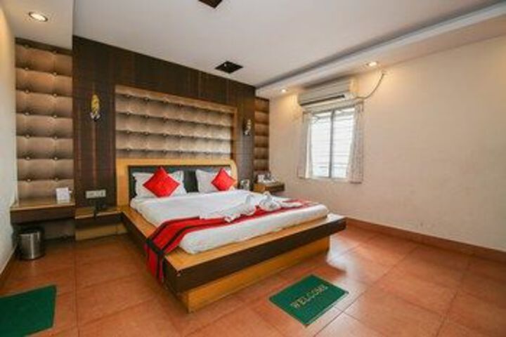 Room 13 of 26