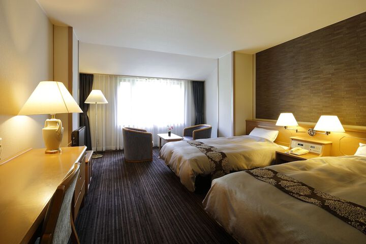 Room 12 of 42