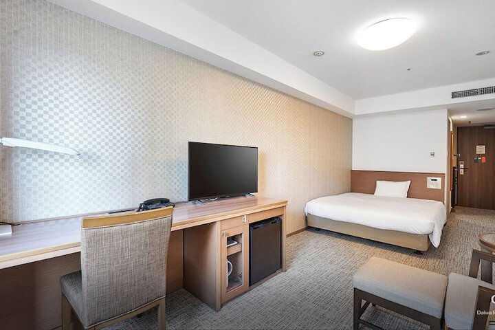 Room 18 of 77