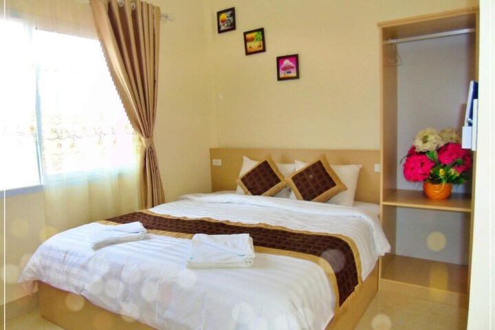Room 7 of 49