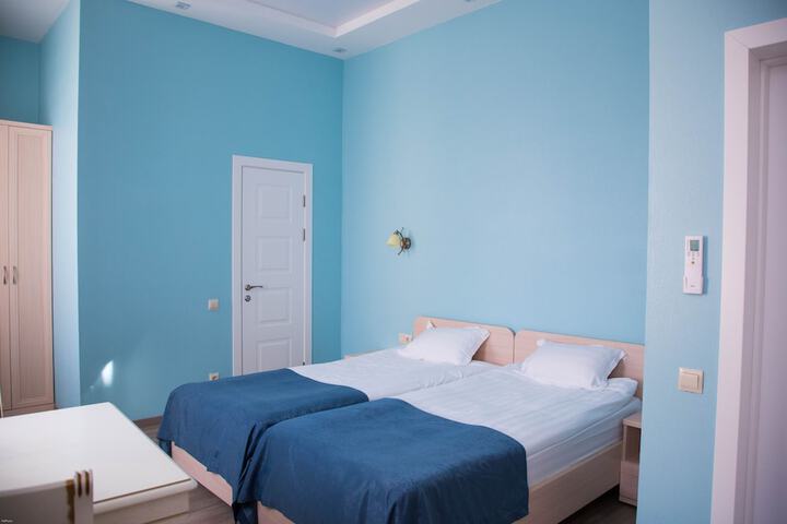 Room 25 of 62