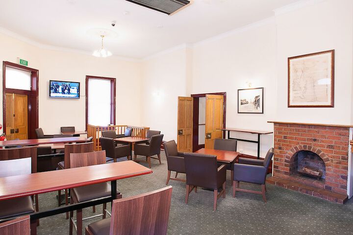 Lounge 63 of 80