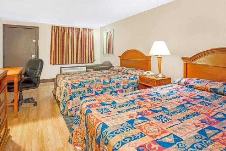 2 Double Beds (10 of 12)