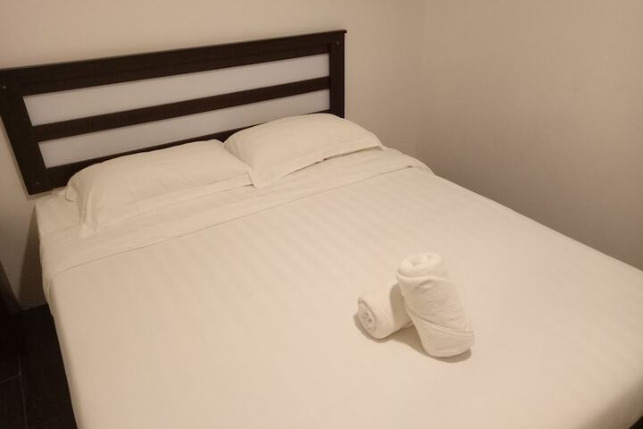 Room 7 of 75